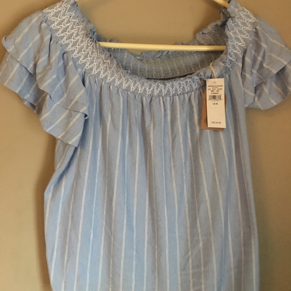 Woman’s American Eagle off the shoulder shirt